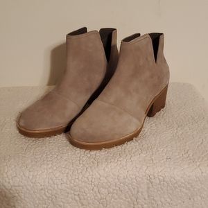 SOREL Cate Cut Out Booties NWOT Sz 9.5